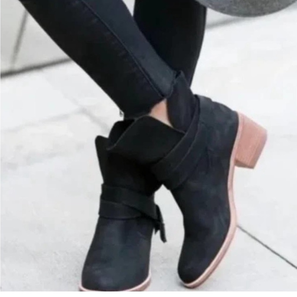 Ugg Elora Suede Ankle Boots- Size 7